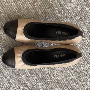 Van Eli Tan and Black shoes with Elegant Two-Tone Design